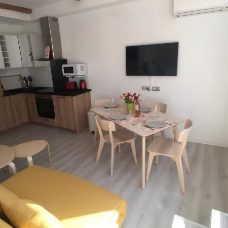 Le 2 - Un Balcon Sur Le Port Apartment
